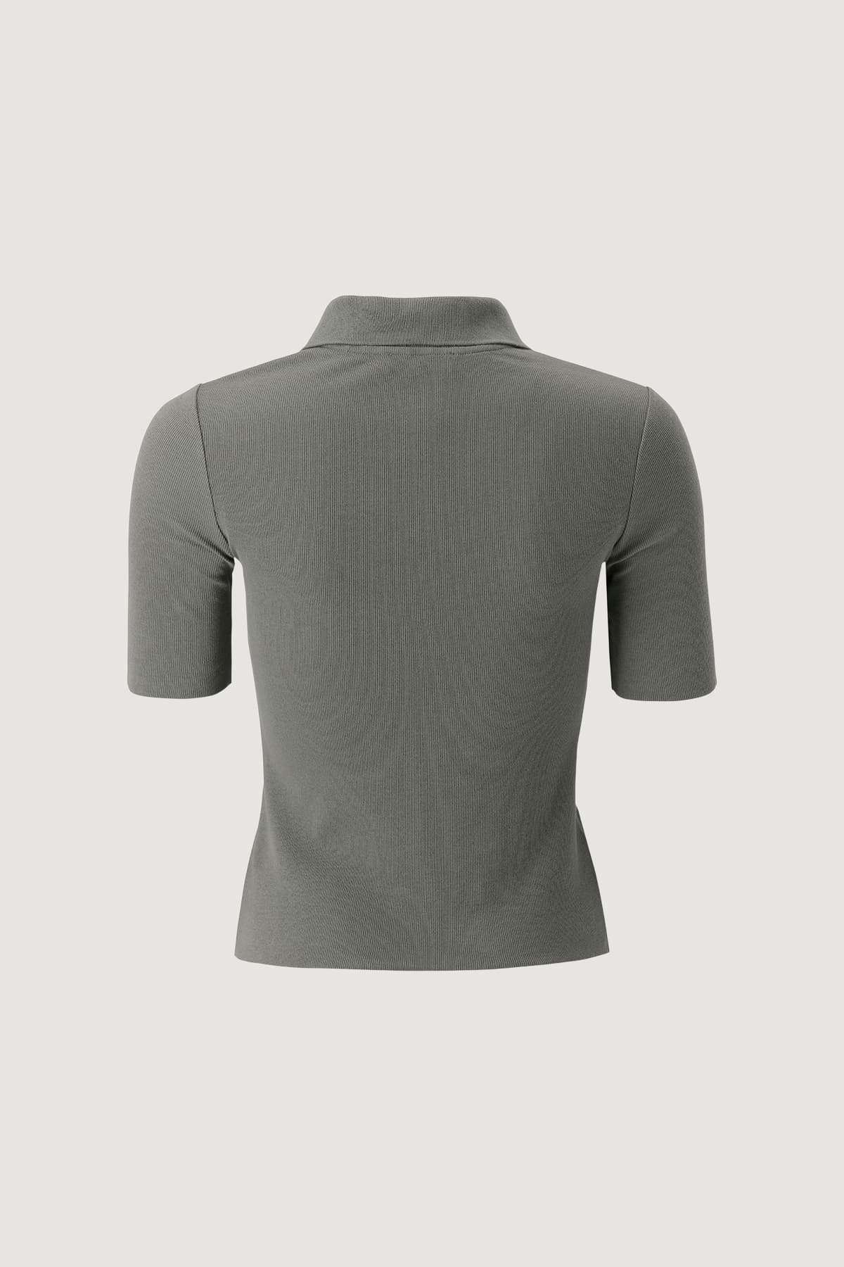 https://a.storyblok.com/f/199965/1200x1800/cd70354c46/polo-tee_grey_back.jpg